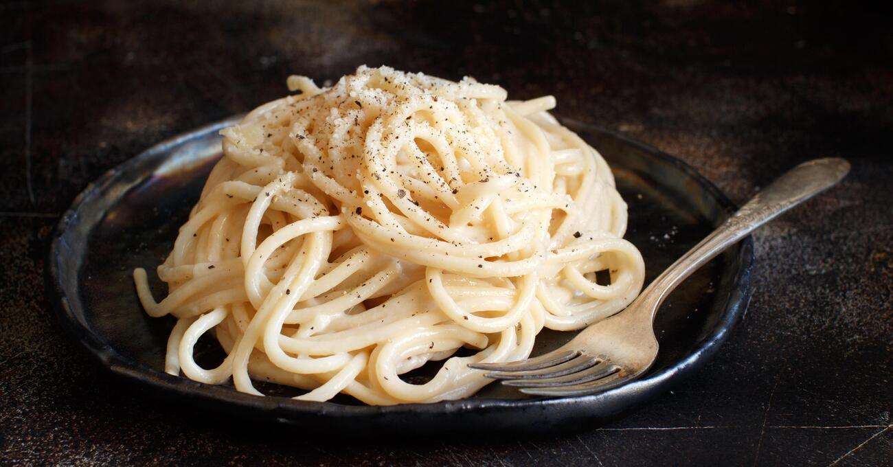 Cacio e pepe: la ricetta facile ma anche no