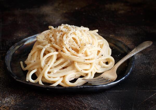 Cacio e pepe: la ricetta facile ma anche no