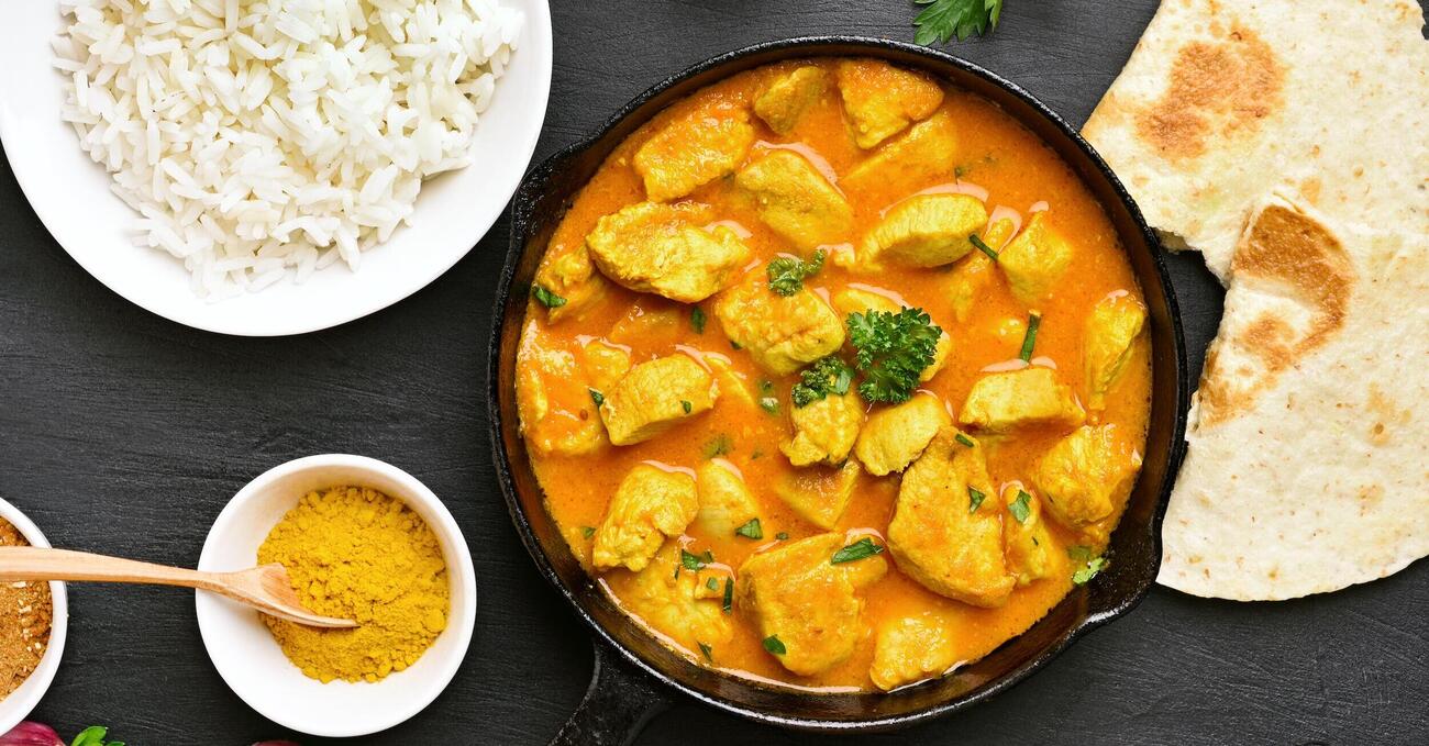 Come si fa il pollo al curry? Ce lo spiega una masterchef