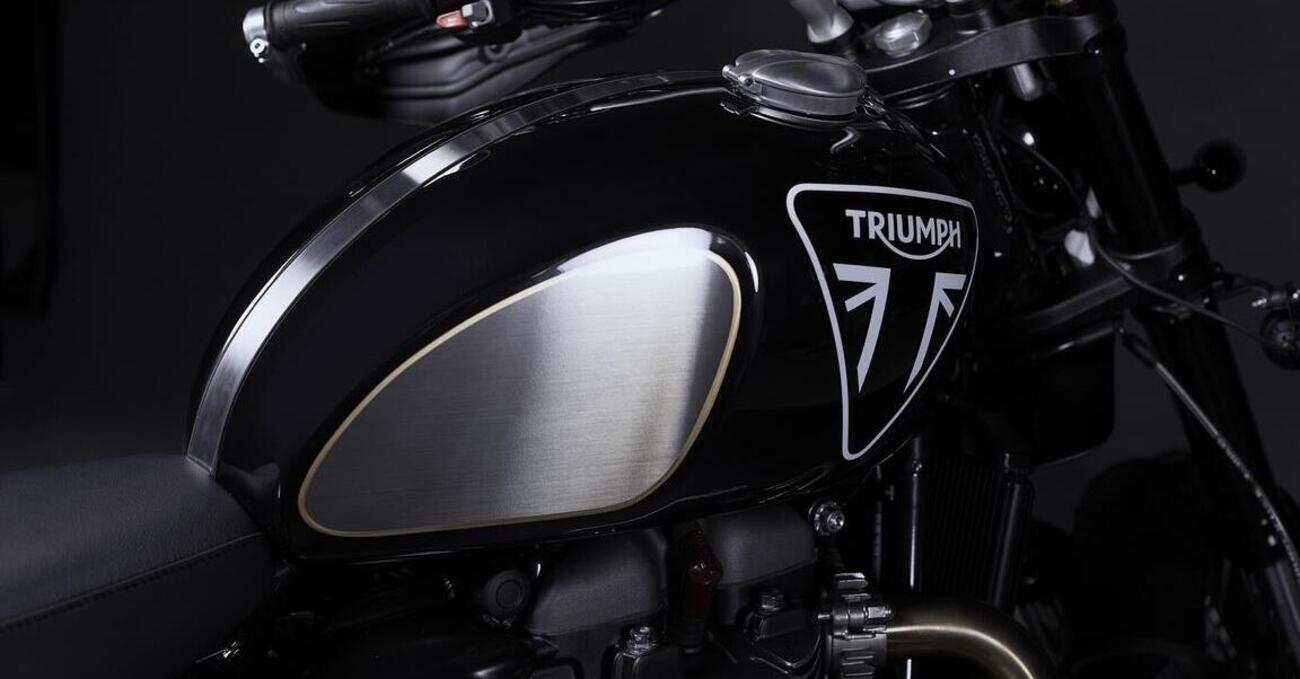 Triumph Scrambler 1200 Bond Edition e le altre moto di 007