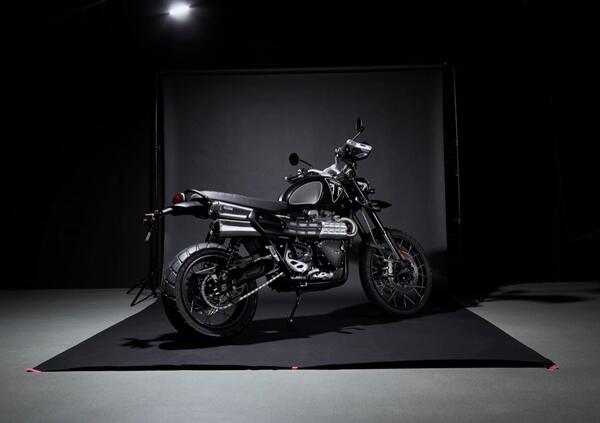 Triumph Scrambler 1200 Bond Edition e le altre moto di 007