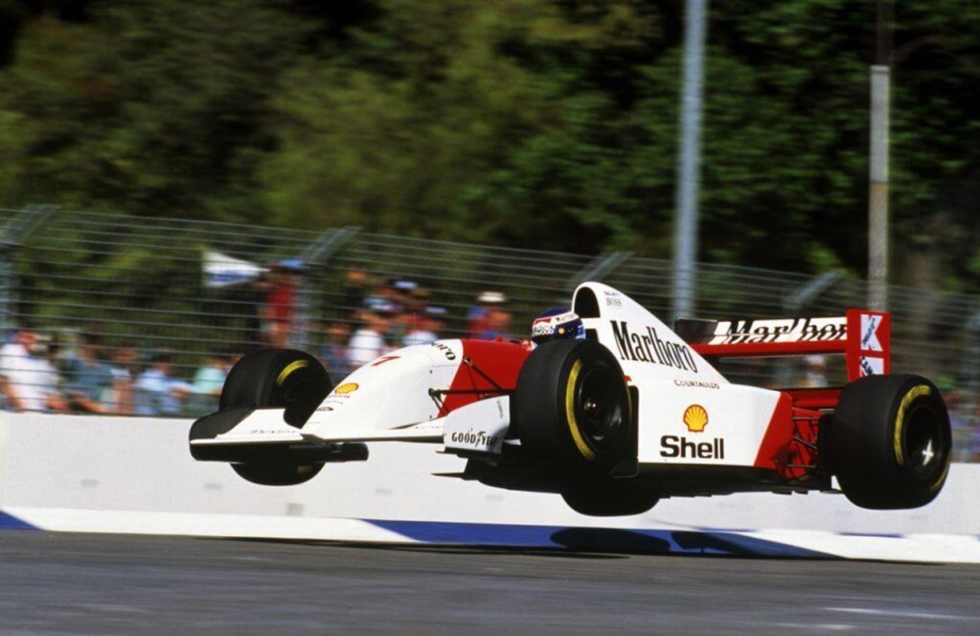 Il celebre &quot;salto&quot; di Mika H&auml;kkinen ad Adelaide 1993