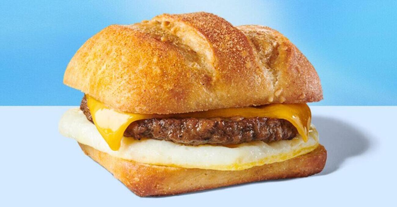 Esiste una salsiccia vegetale che sa davvero di carne e Starbucks l&rsquo;ha introdotta nel suo men&ugrave;