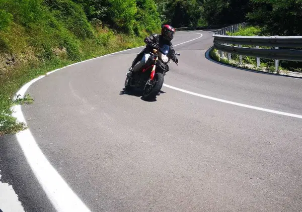 Le passioni, le cronache e negare il destino che &egrave; arroganza. D'amore, di morte e del viaggio di Mirko