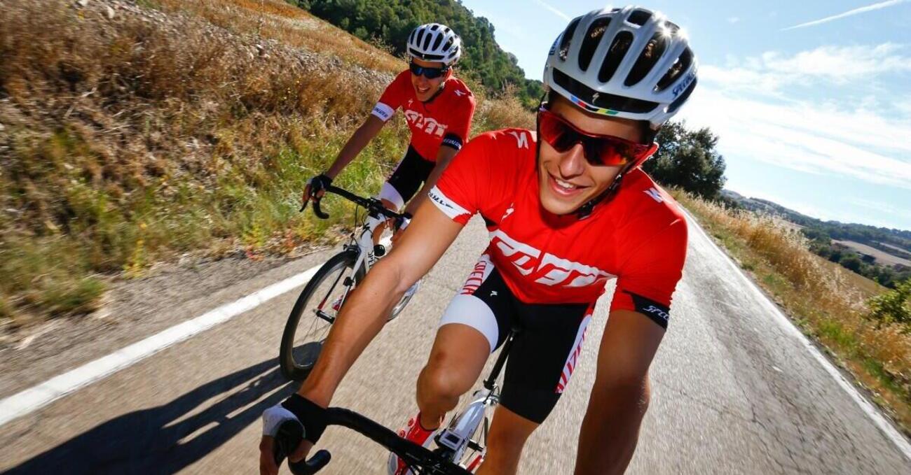 Ciclisti fatevi da parte: secondo l&#039;Istat la bici &egrave; pi&ugrave; pericolosa della moto. Ma chi usa le due ruote dovrebbe allearsi