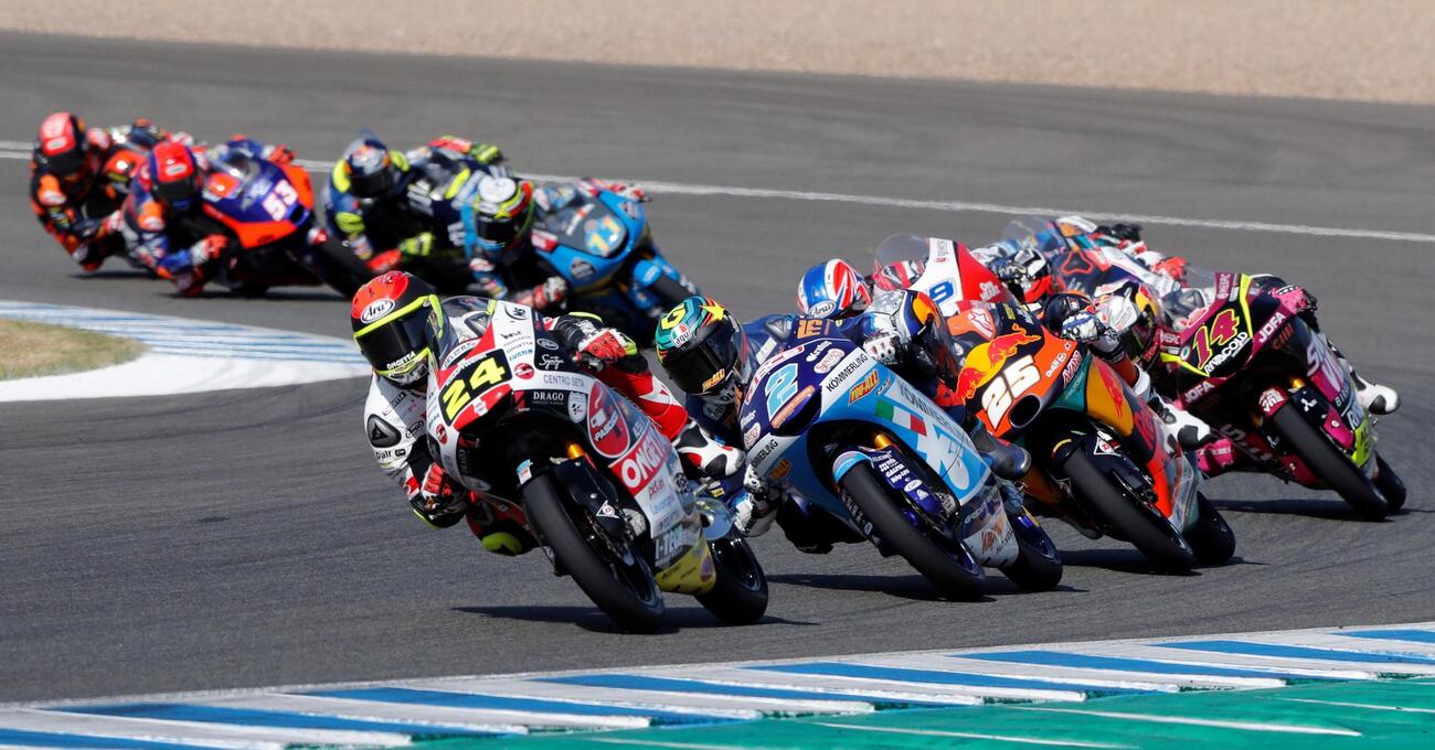 Moto3: Suzuki s&#039;impone dopo la sfuriata di Paolo Simoncelli, Vietti sul podio si spacca una mano [VIDEO]