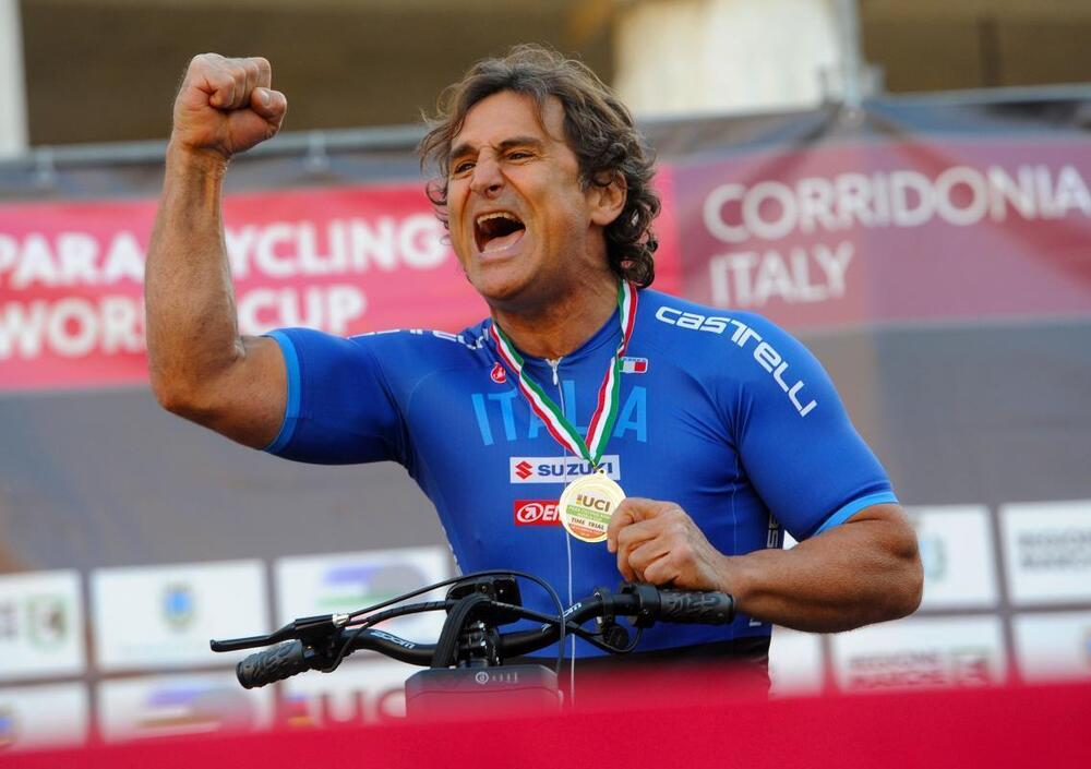 Smettiamola di chiedere a Zanardi un miracolo e lasciamolo combattere 