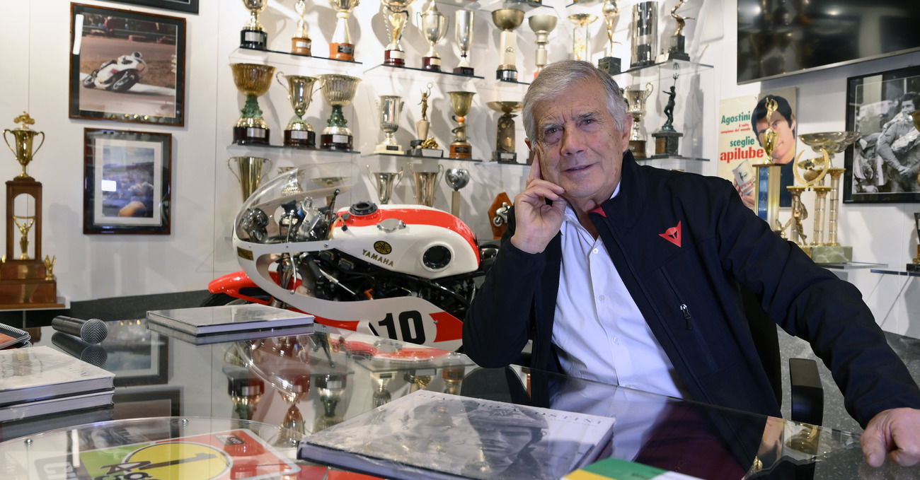 Giacomo Agostini non ha dubbi: &quot;Yamaha deve assecondare le richieste di Valentino Rossi&quot;