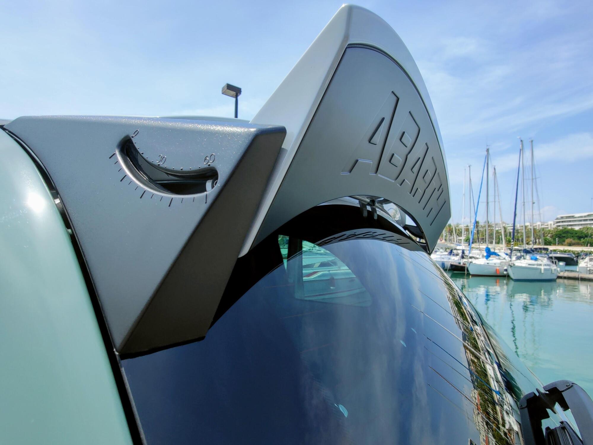 Abarth 695 70&deg; Anniversario spoiler