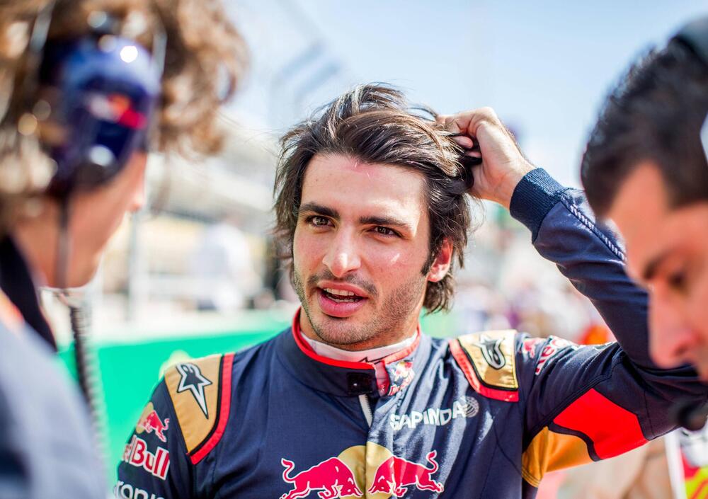 Buon compleanno Sainz: ti auguriamo una Ferrari migliore di questa!