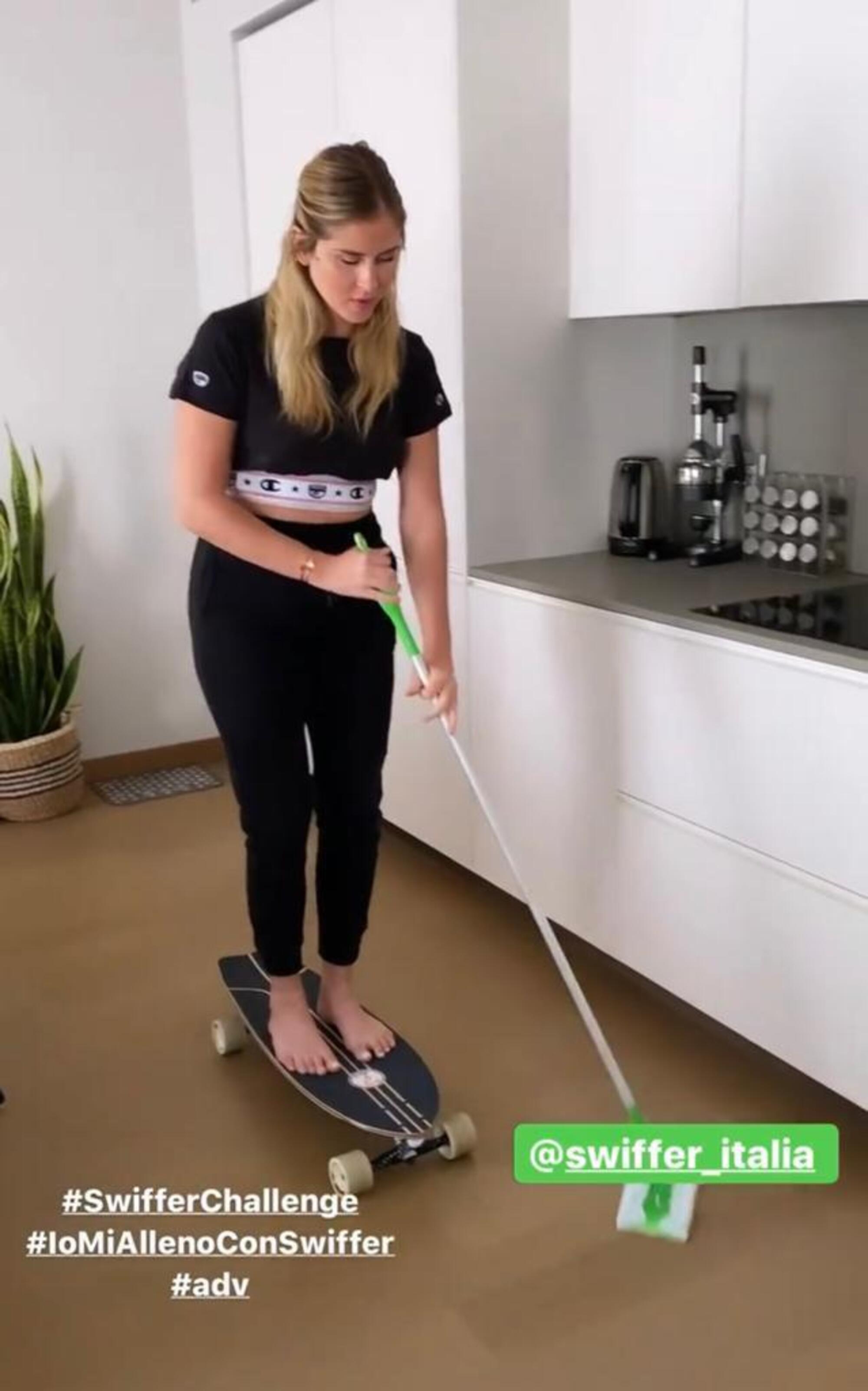 Valentina Ferragni Swiffer Challenge