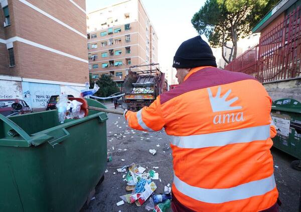 La rivincita dei netturbini: faranno le multe per divieto di sosta 