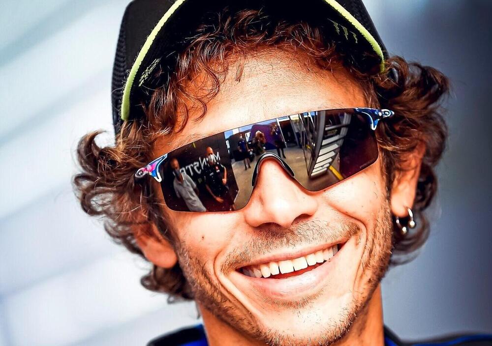 Valentino Rossi spiega come &egrave; il Mugello ai piloti della Formula 1. E su Ferrari e LeClerc dice che...