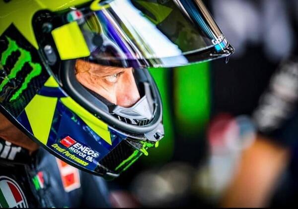 Valentino Rossi spiega come &egrave; il Mugello ai piloti della Formula 1. E su Ferrari e LeClerc dice che...