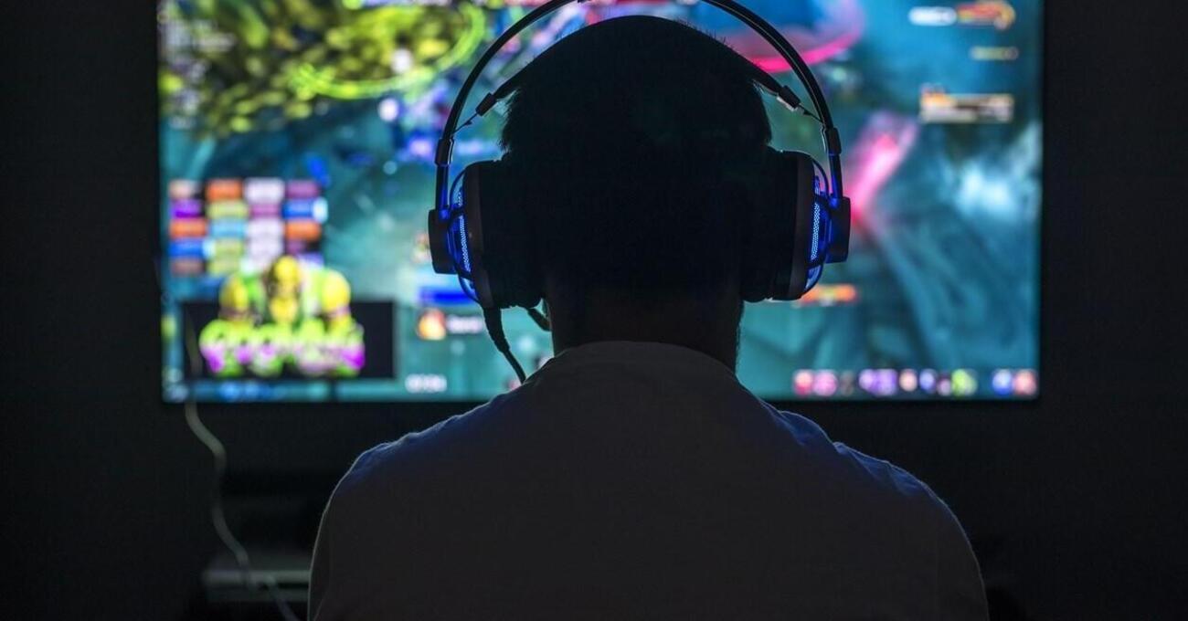 Abbiamo raccontato a un esorcista che su Twitch si pu&ograve; bestemmiare (e lo fanno tutti)