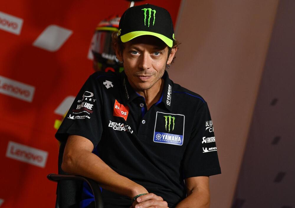 Valentino Rossi sibillino: &ldquo;Smetter&ograve; nel 2021, ma non ci crede neanche mia mamma&rdquo;