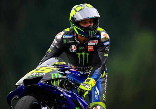 Valentino Rossi sibillino: &ldquo;Smetter&ograve; nel 2021, ma non ci crede neanche mia mamma&rdquo;