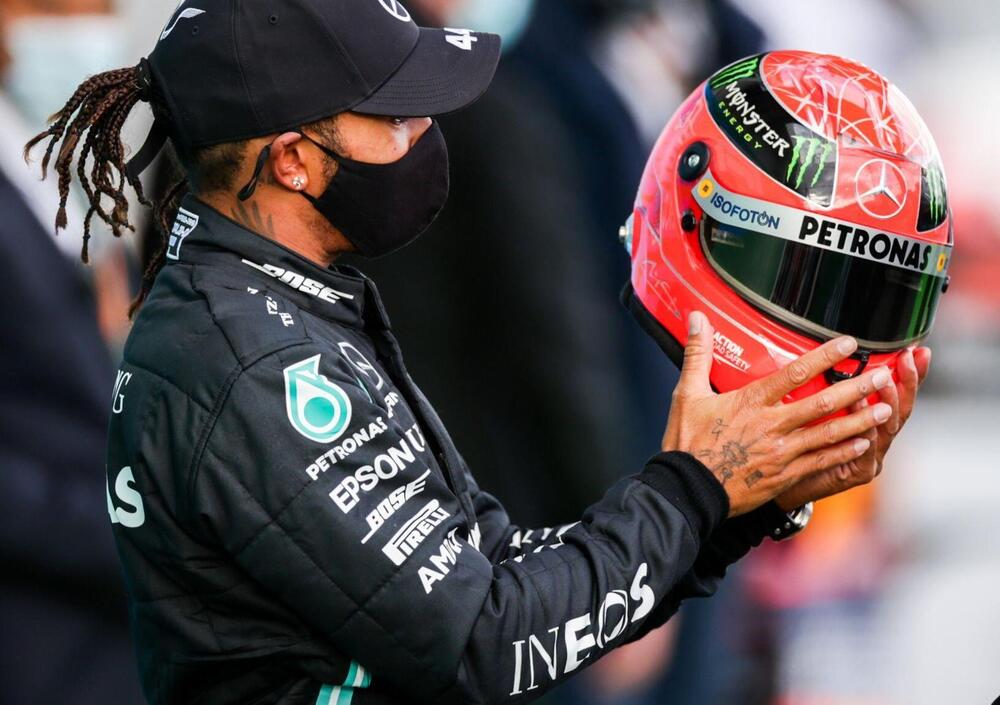 Chi siamo noi per dire che Hamilton non si merita il casco di Schumacher? 