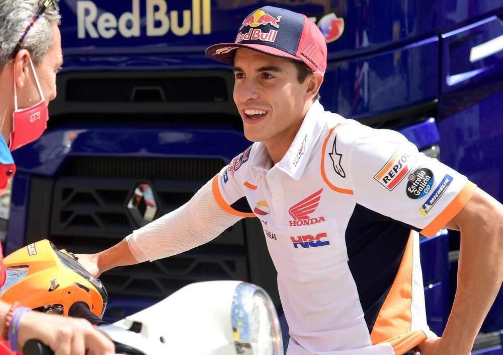 &quot;Il braccio di Marquez nel video dove esulta? Dimostra che il ritorno in pista &egrave; ancora lontano&quot;