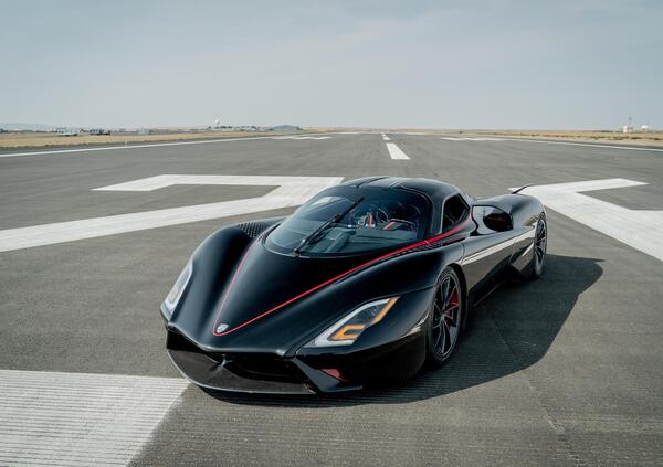 L&#039;auto pi&ugrave; veloce del mondo &egrave; una Shelby SSC Tuatara con buona pace delle ultranote auto dei VIP