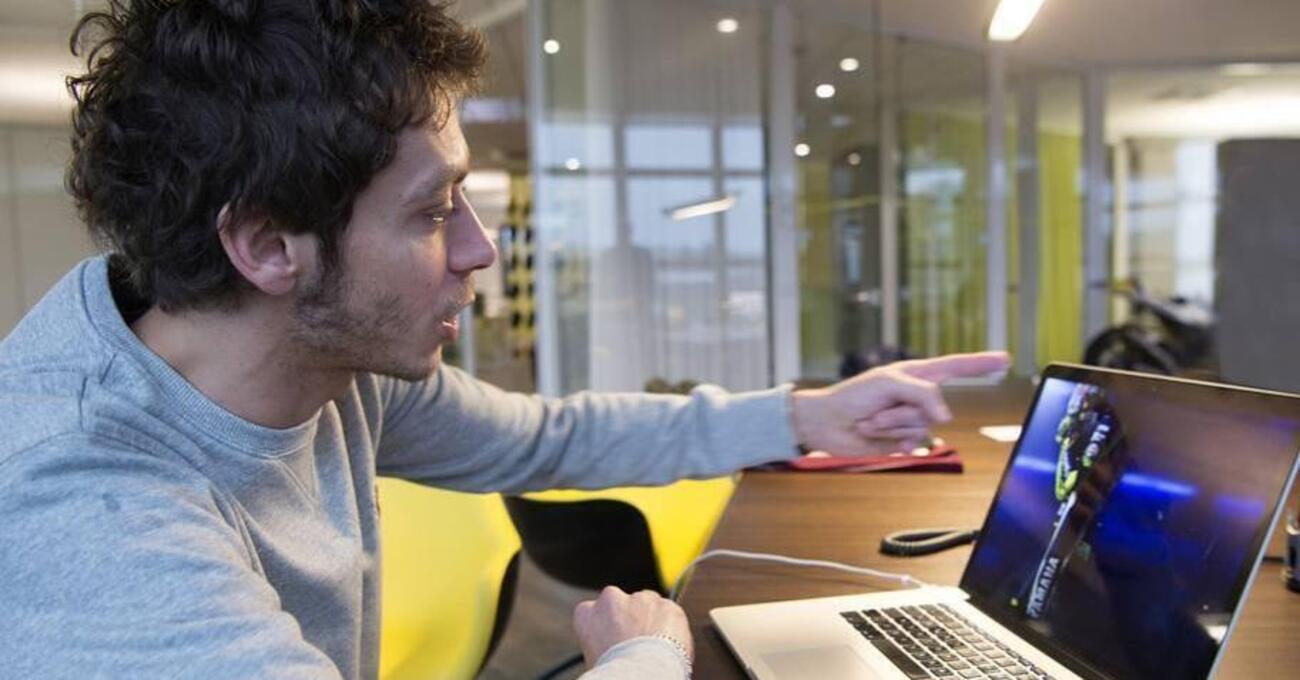 Valentino Rossi in Smart Working da casa per il Team VR46