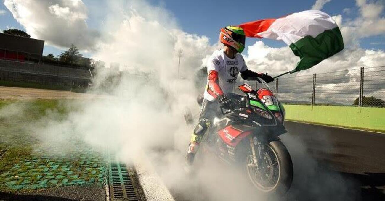 Aprilia MotoGP a sorpresa: via Bradley Smith, arriva Lorenzo Savadori. Ma non c&#039;entrano le dichiarazioni dell&#039;inglese