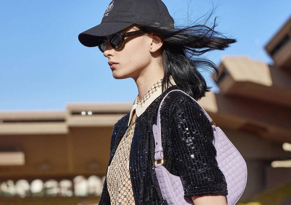 Celine ha presentato la SS21 e sembra che abbia rubato i vestiti a Bershka