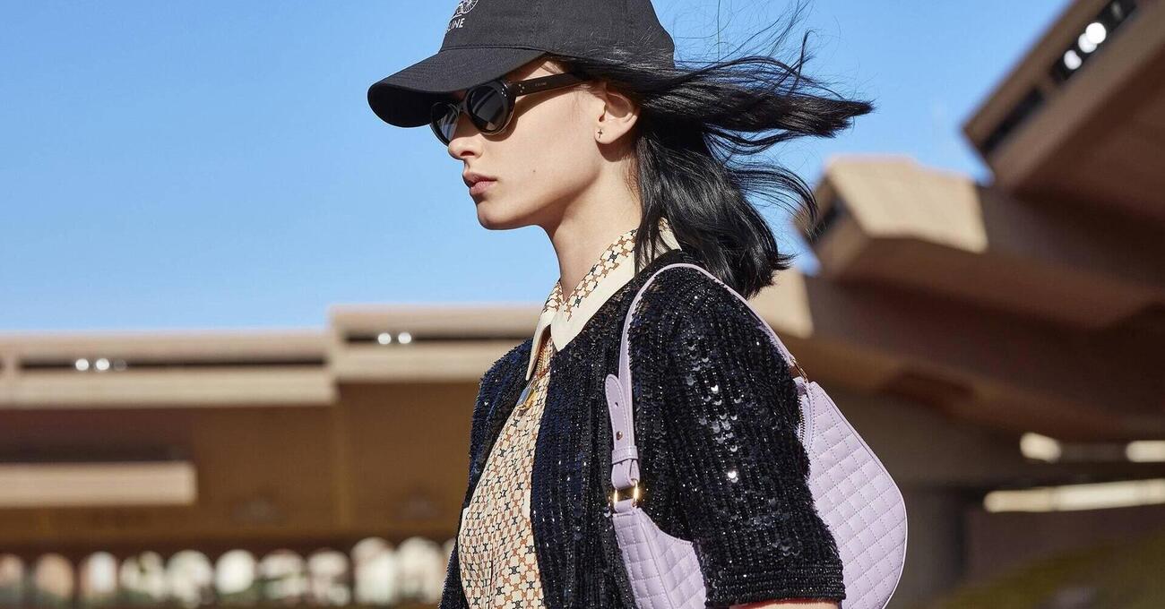 Celine ha presentato la SS21 e sembra che abbia rubato i vestiti a Bershka