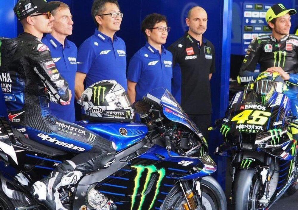 Yamaha: un team, due box e troppe emozioni contrastanti. Rossi negativo, ma Vinales rischia l&rsquo;isolamento