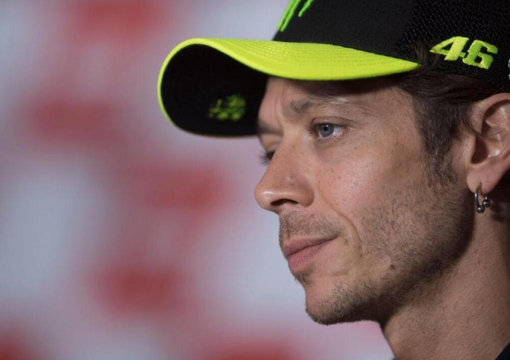 L&rsquo;accusa a Valentino Rossi: irregolare il suo ingresso al Ricardo Tormo di Valencia 