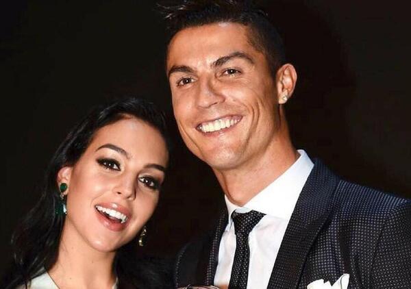 Ronaldo e Georgina al ristorante in attesa (40 minuti) come clienti &quot;normali&quot; 