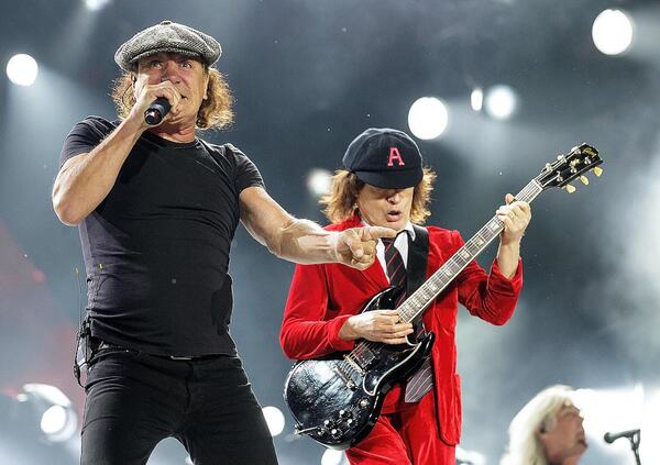 Gli AC/DC dimostrano che il rock &egrave; roba da vecchi (e meno male)