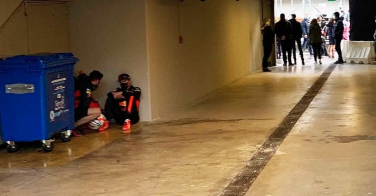 Tutto o niente: l&#039;immagine di un Verstappen disperato ci racconta chi &egrave; Max 