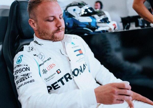 Bottas e quella battuta che fa arrabbiare la Cina: &quot;Cancellerei il giorno in cui a Wuhan...&quot;