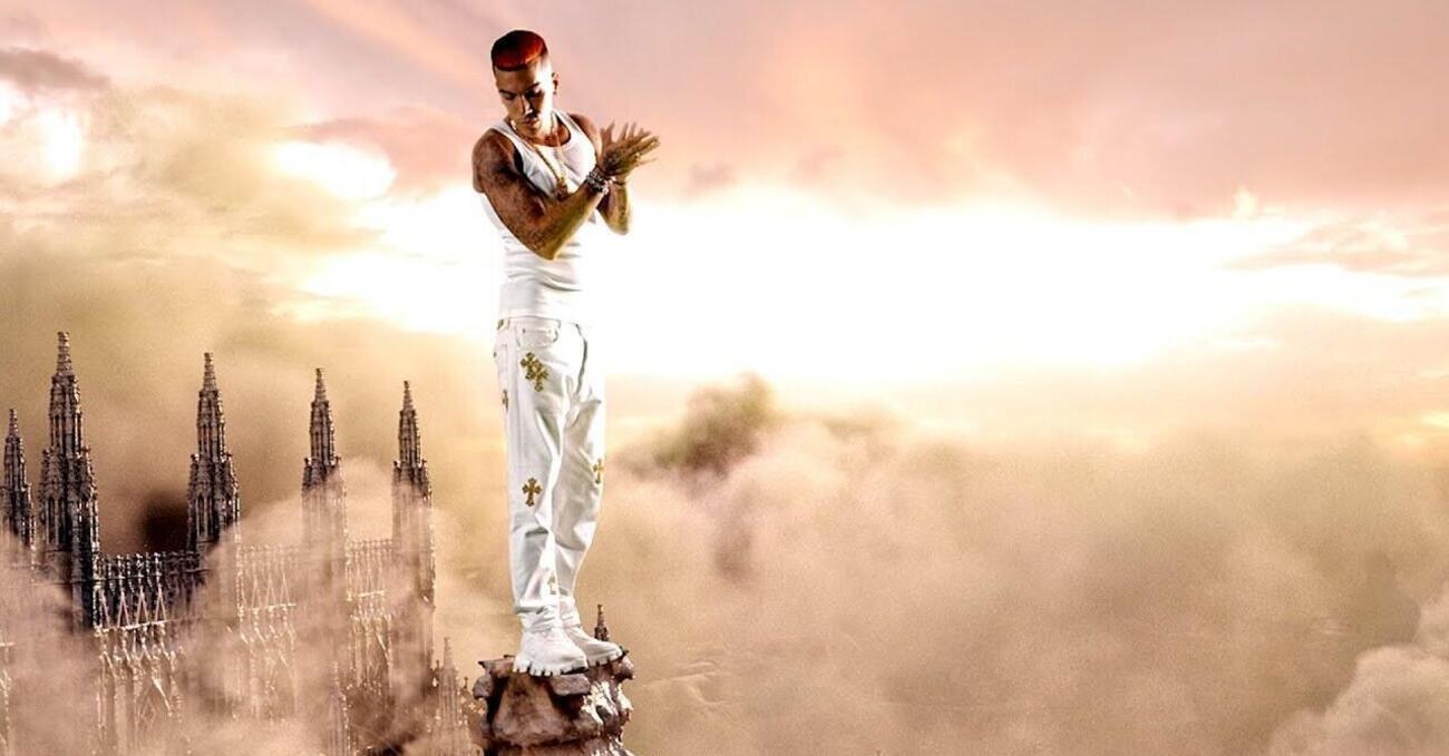 Sfera Ebbasta &egrave; il numero uno, fatevene una ragione! &quot;Famoso&quot; traccia per traccia