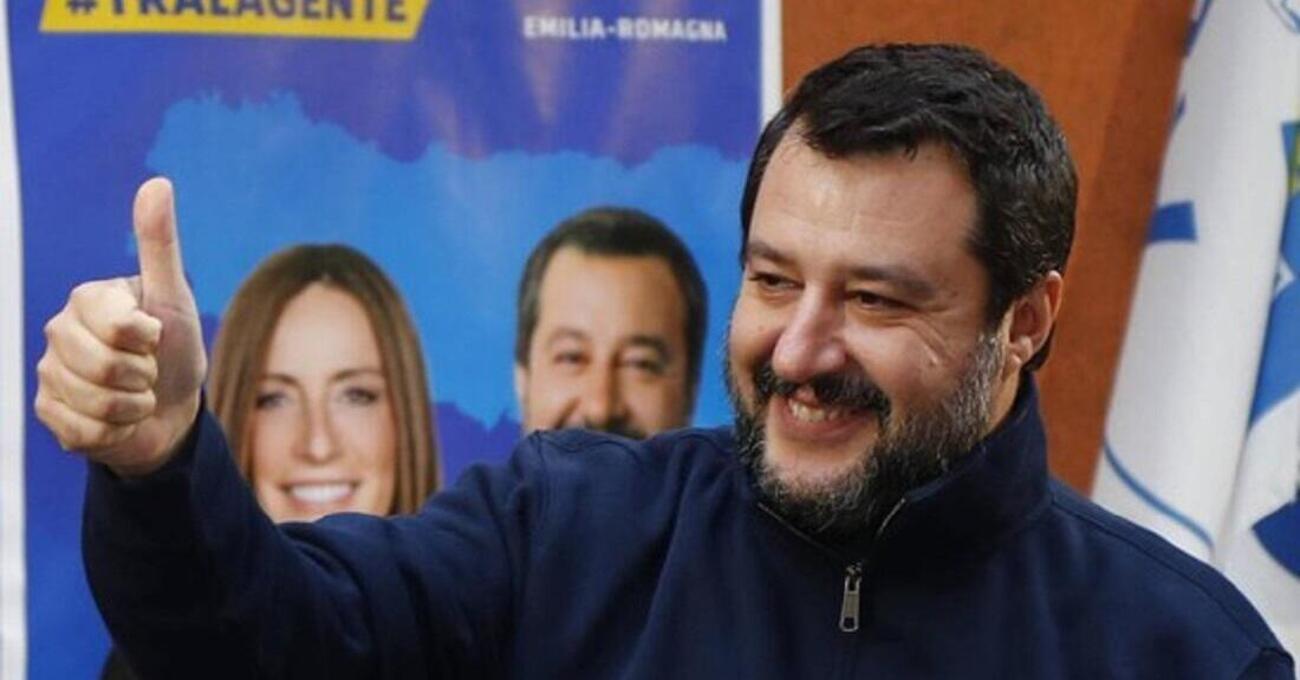 Matteo Salvini contro Amazon, ma toglier&agrave; anche le sue felpe dallo store?