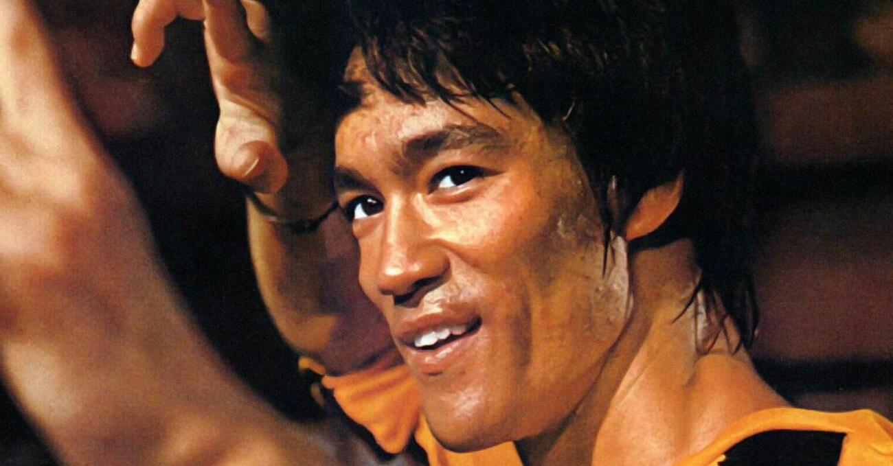 Bruce Lee compie 80 anni: una icona del combattimento, ma fuori dal ring
