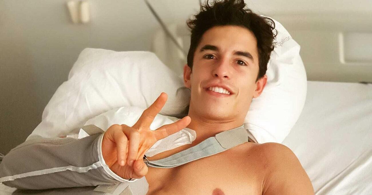 Marc Marquez &ldquo;festeggia&rdquo; un anno dall&rsquo;operazione alla spalla: storia di una maledizione