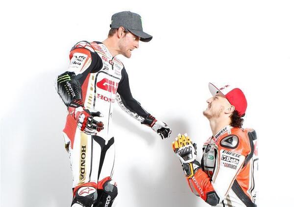 Lo scambio di affetto tra Jack Miller e Cal Crutchlow &egrave; il bello del motociclismo