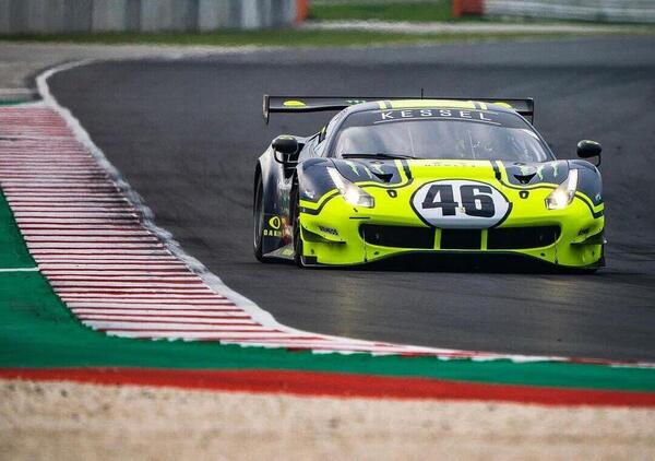 Valentino Rossi, Uccio e Luca Marini a Misano: come suona la Ferrari 488! [VIDEO]