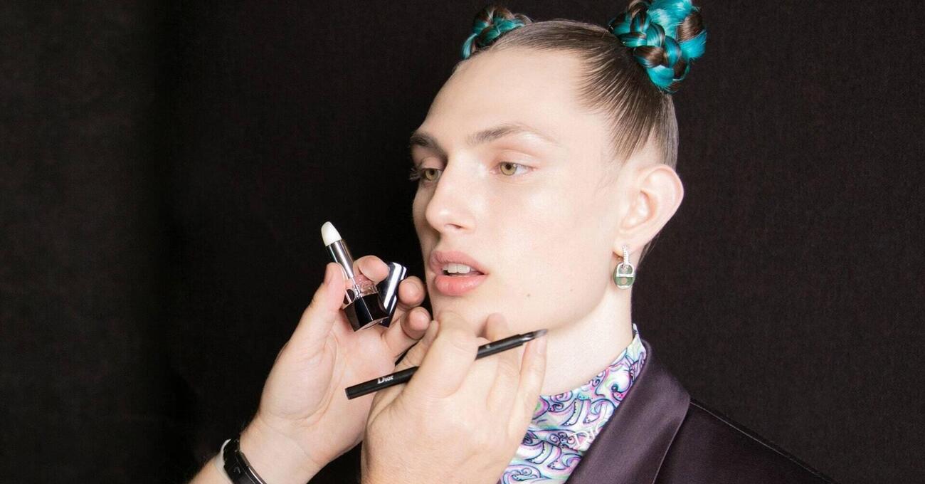 Secondo Dior, nel 2021 anche gli uomini metteranno il rossetto