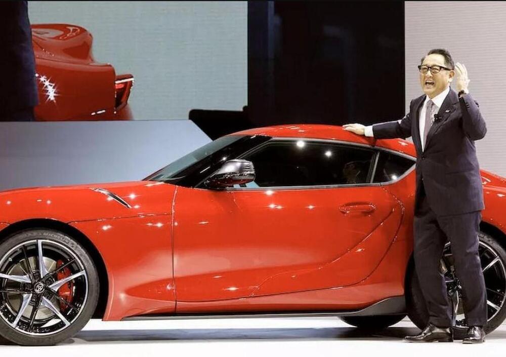 Le dichiarazioni shock di Akio Toyoda: l&rsquo;auto elettrica &egrave; un pericoloso capriccio modaiolo