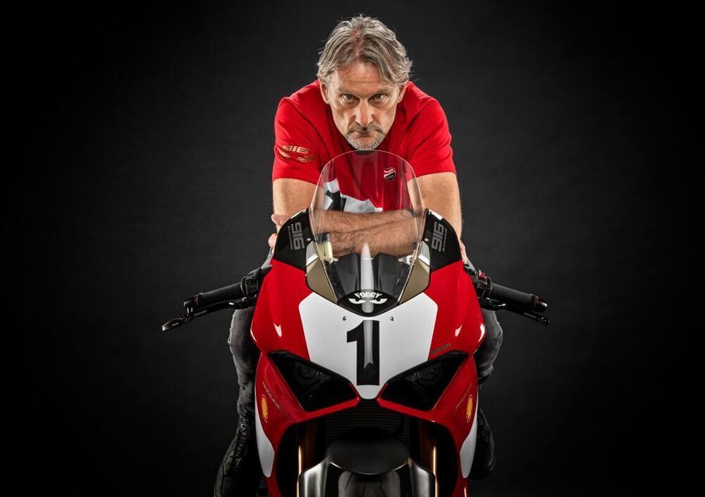 [VIDEO] A casa di Carl Fogarty per dare un&#039;occhiata alla sua collezione di auto e moto