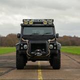 Land Rover Defender SVX "Spectre": all’asta l’auto per i sedicenti 007 8