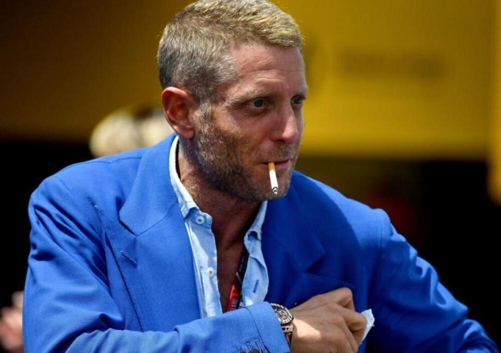 Lapo Elkann celebra la Panda 4x4 su Twitter tra neve, storie e prove impossibili