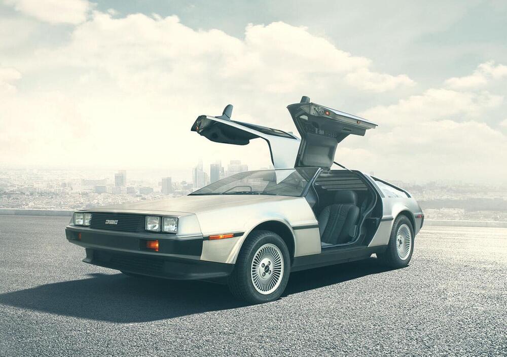 La DeLorean DMC-12 festeggia 40 anni e ritorna al futuro in veste elettrica