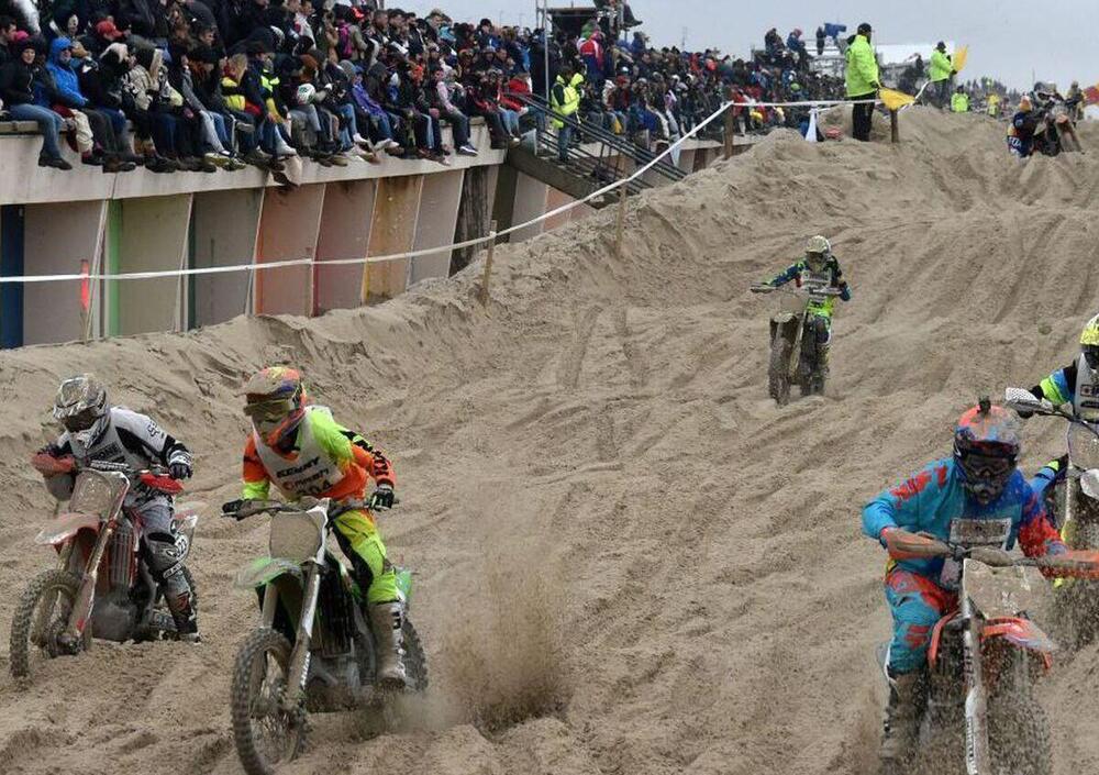 [VIDEO] Quella volta che Van Horebeek super&ograve; 60 piloti in 60 secondi alla Enduropale du Touquet