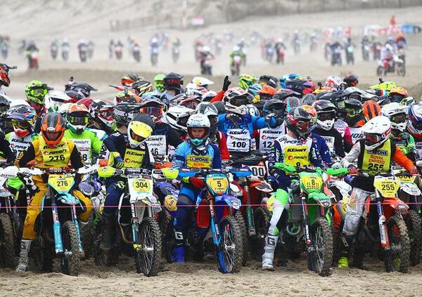 [VIDEO] Quella volta che Van Horebeek super&ograve; 60 piloti in 60 secondi alla Enduropale du Touquet