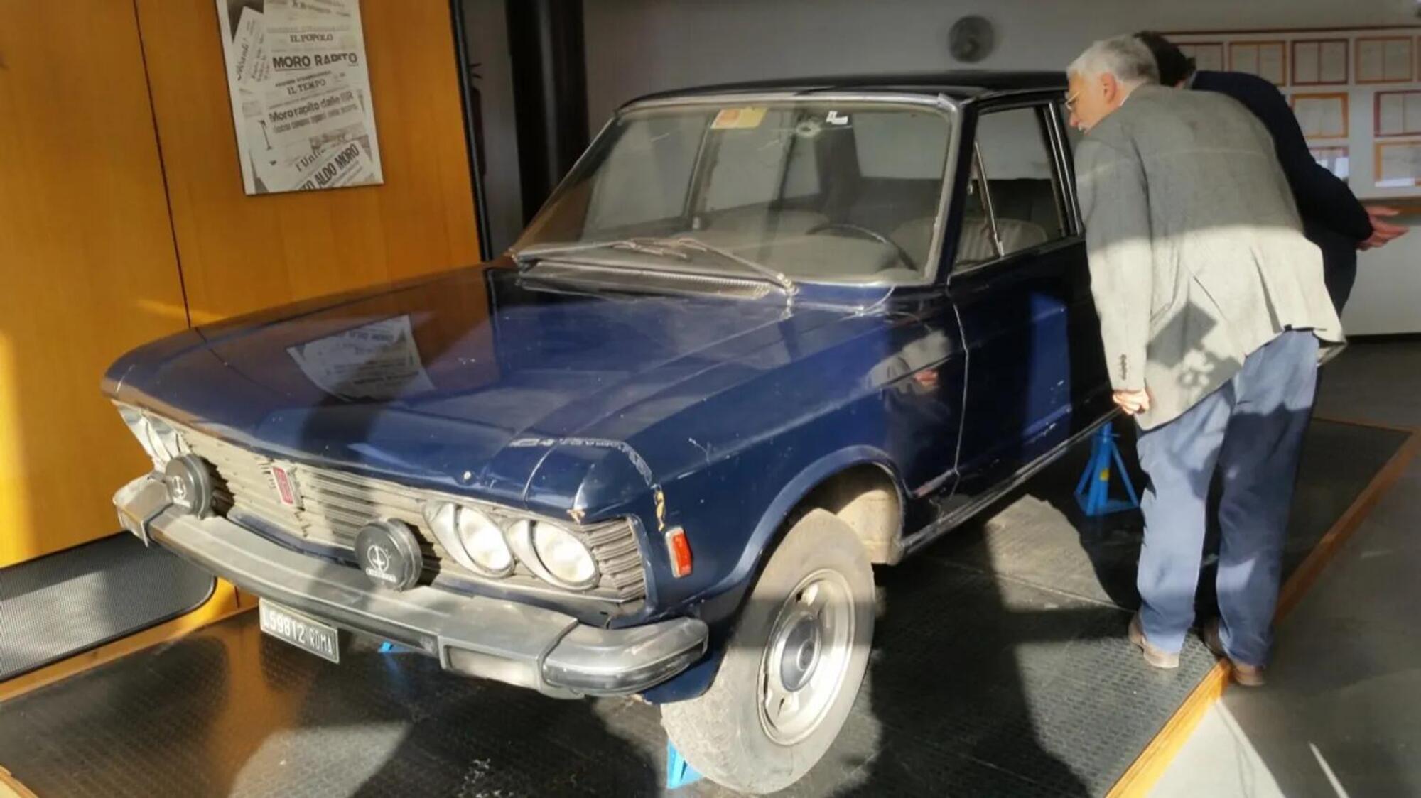 La Fiat 130 Berlina su cui viaggiava Aldo Moro, guidata da Domenico Ricci