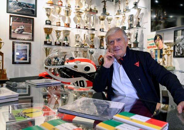 Giacomo Agostini e quel &quot;timore&quot; su Marc Marquez: &quot;Pu&ograve; battere i miei record&quot;